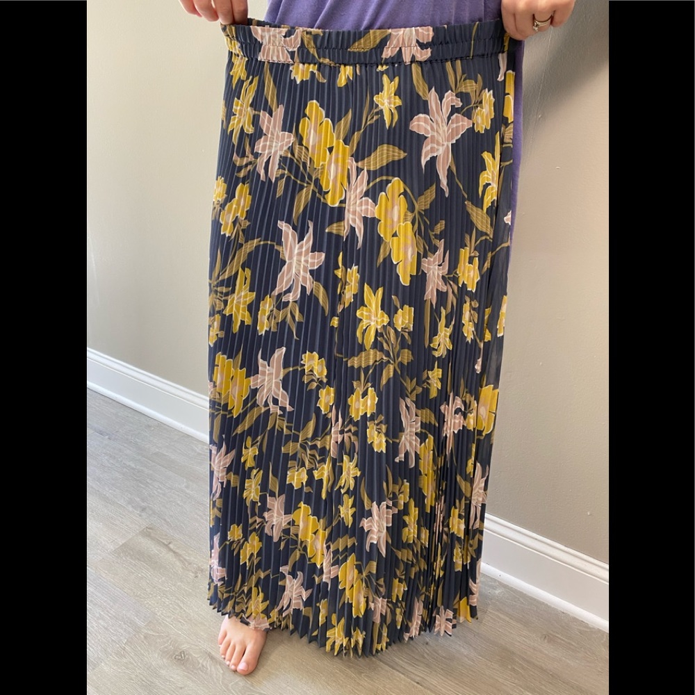 Loft maxi skirt, size M